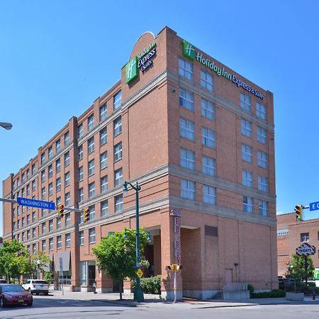 Holiday Inn Express & Suites Buffalo Downtown By Ihg Екстериор снимка