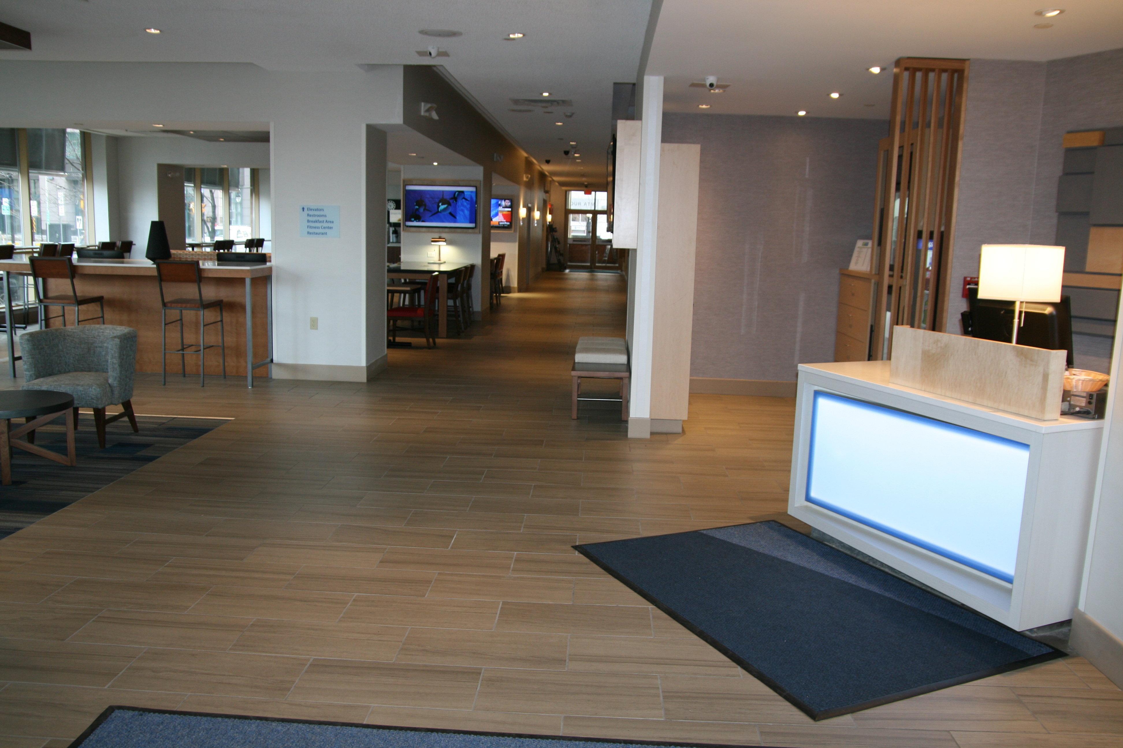 Holiday Inn Express & Suites Buffalo Downtown By Ihg Екстериор снимка