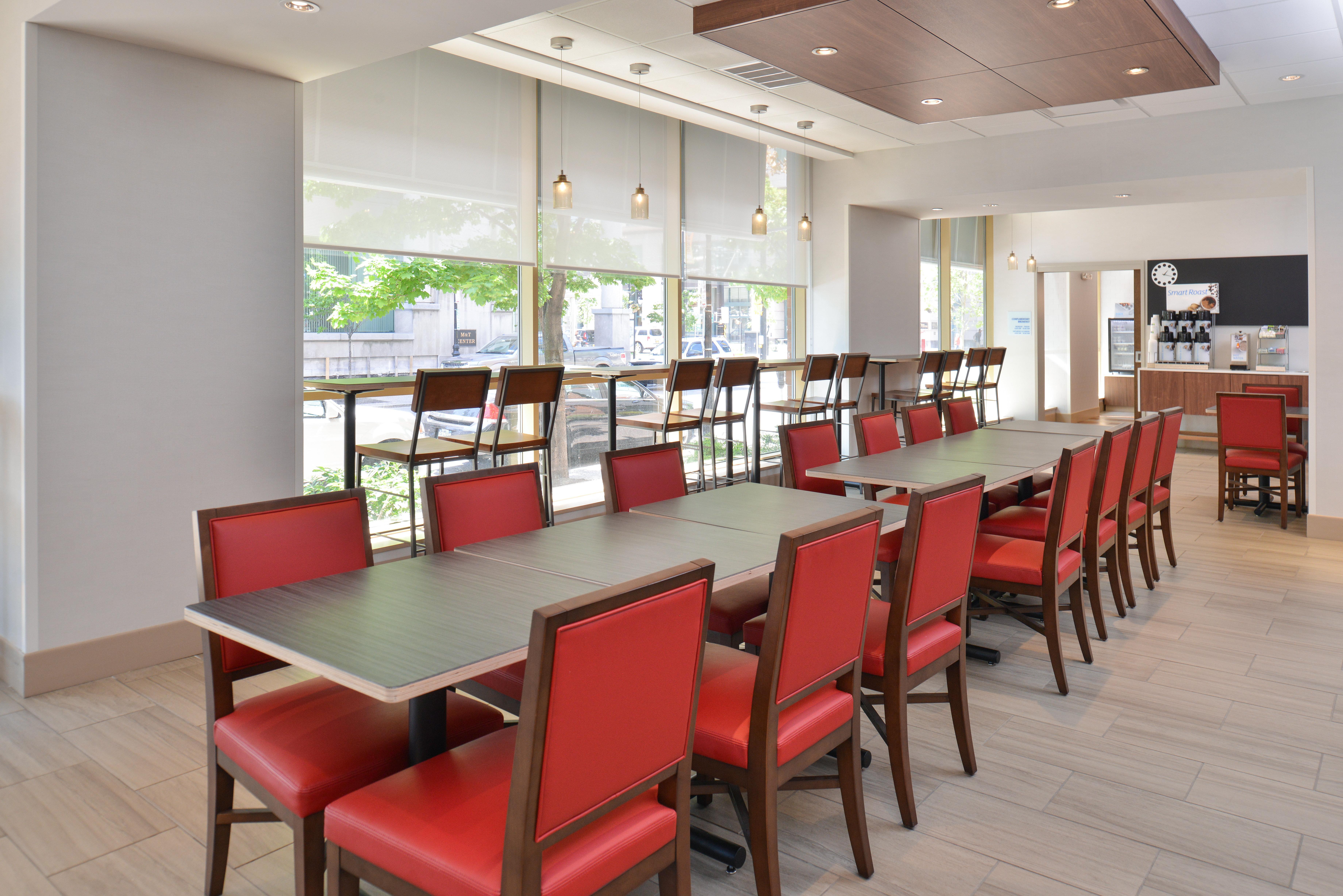Holiday Inn Express & Suites Buffalo Downtown By Ihg Екстериор снимка