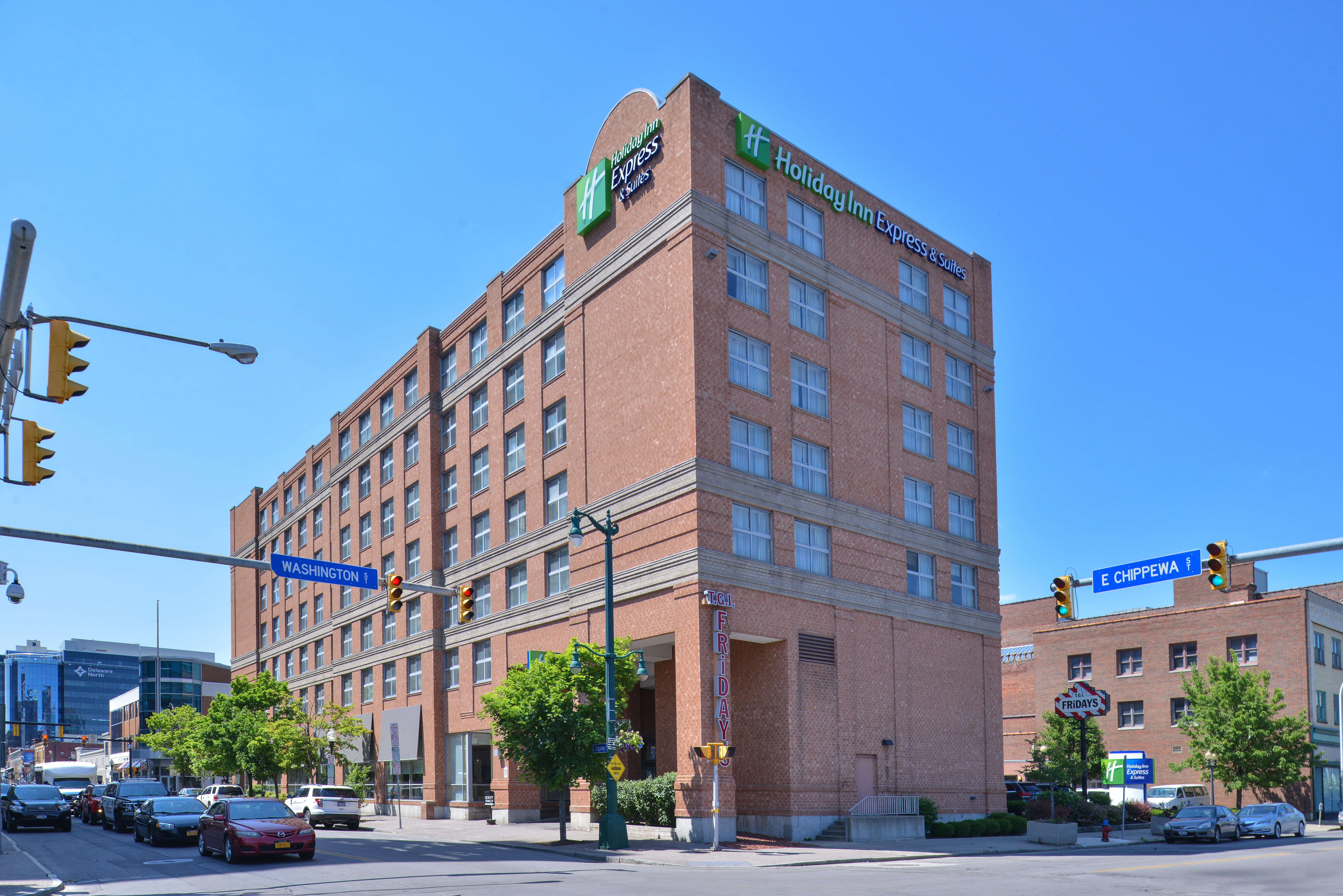 Holiday Inn Express & Suites Buffalo Downtown By Ihg Екстериор снимка