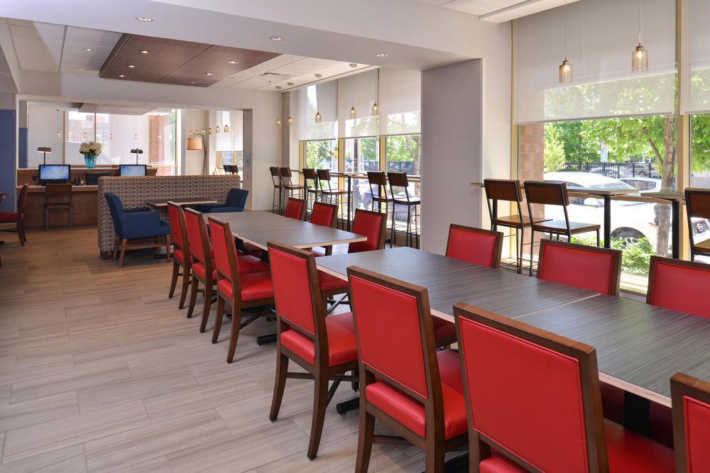 Holiday Inn Express & Suites Buffalo Downtown By Ihg Екстериор снимка
