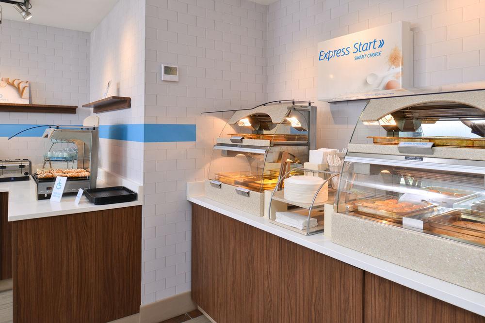 Holiday Inn Express & Suites Buffalo Downtown By Ihg Екстериор снимка