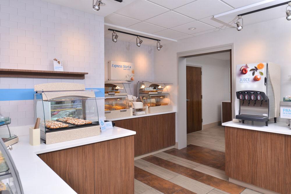 Holiday Inn Express & Suites Buffalo Downtown By Ihg Екстериор снимка