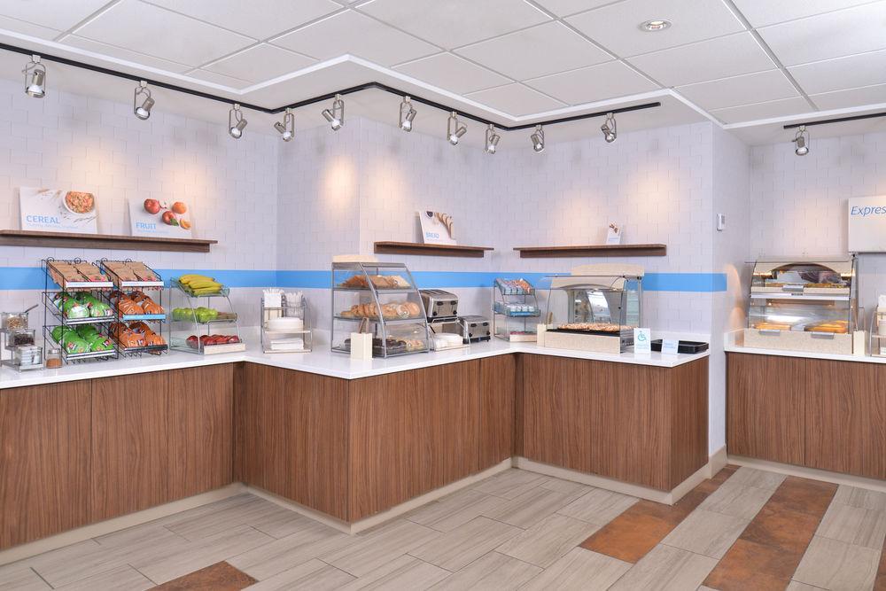 Holiday Inn Express & Suites Buffalo Downtown By Ihg Екстериор снимка