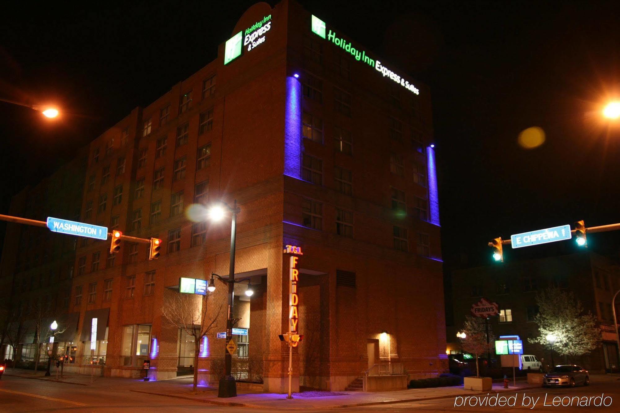 Holiday Inn Express & Suites Buffalo Downtown By Ihg Екстериор снимка