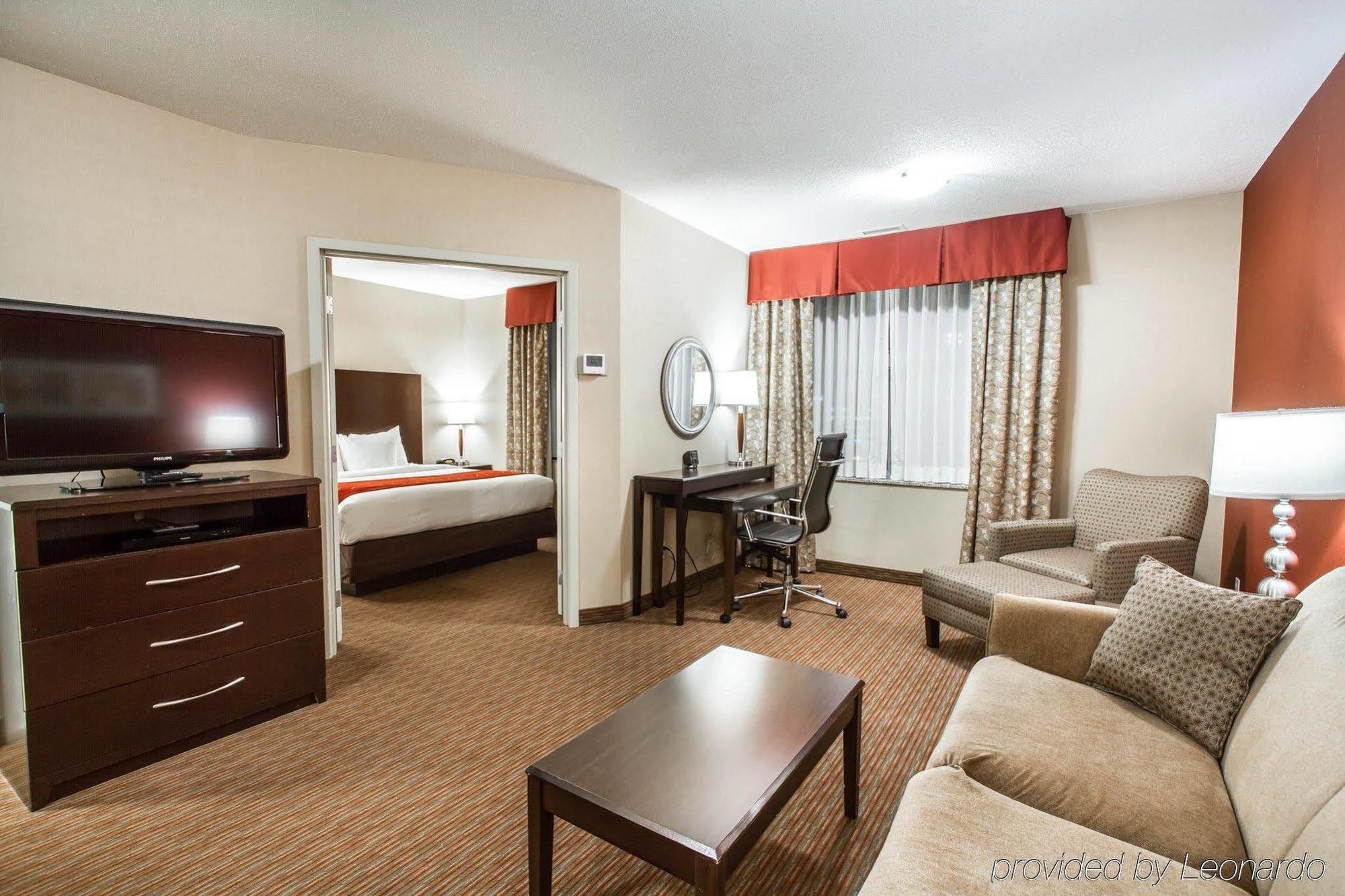 Holiday Inn Express & Suites Buffalo Downtown By Ihg Екстериор снимка
