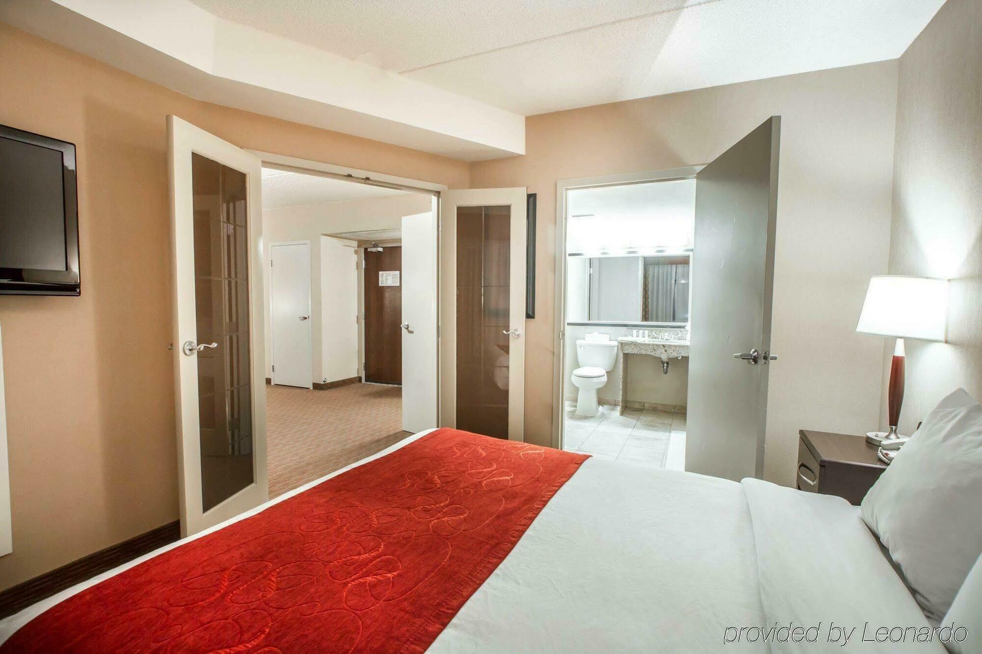 Holiday Inn Express & Suites Buffalo Downtown By Ihg Екстериор снимка