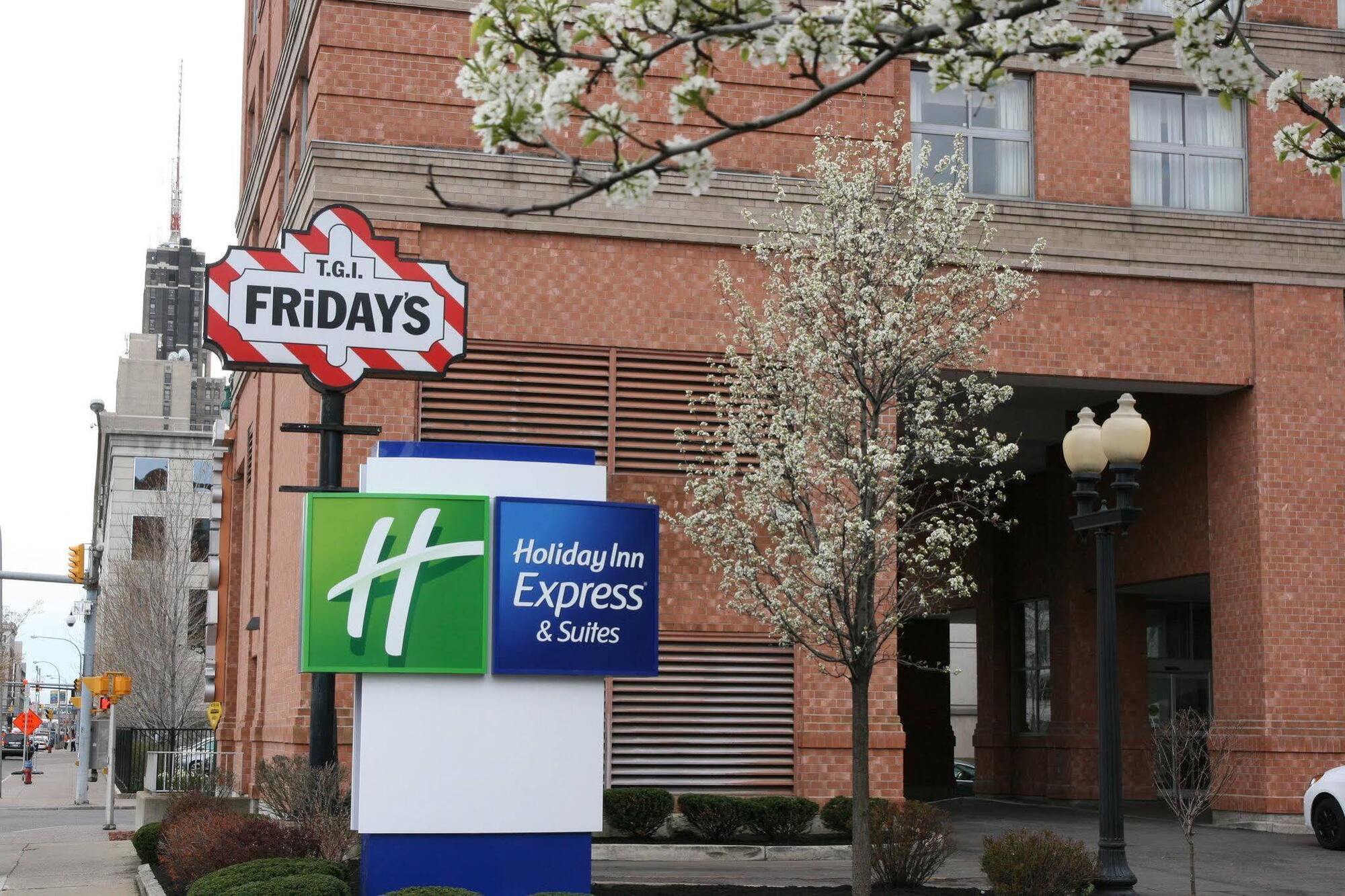 Holiday Inn Express & Suites Buffalo Downtown By Ihg Екстериор снимка