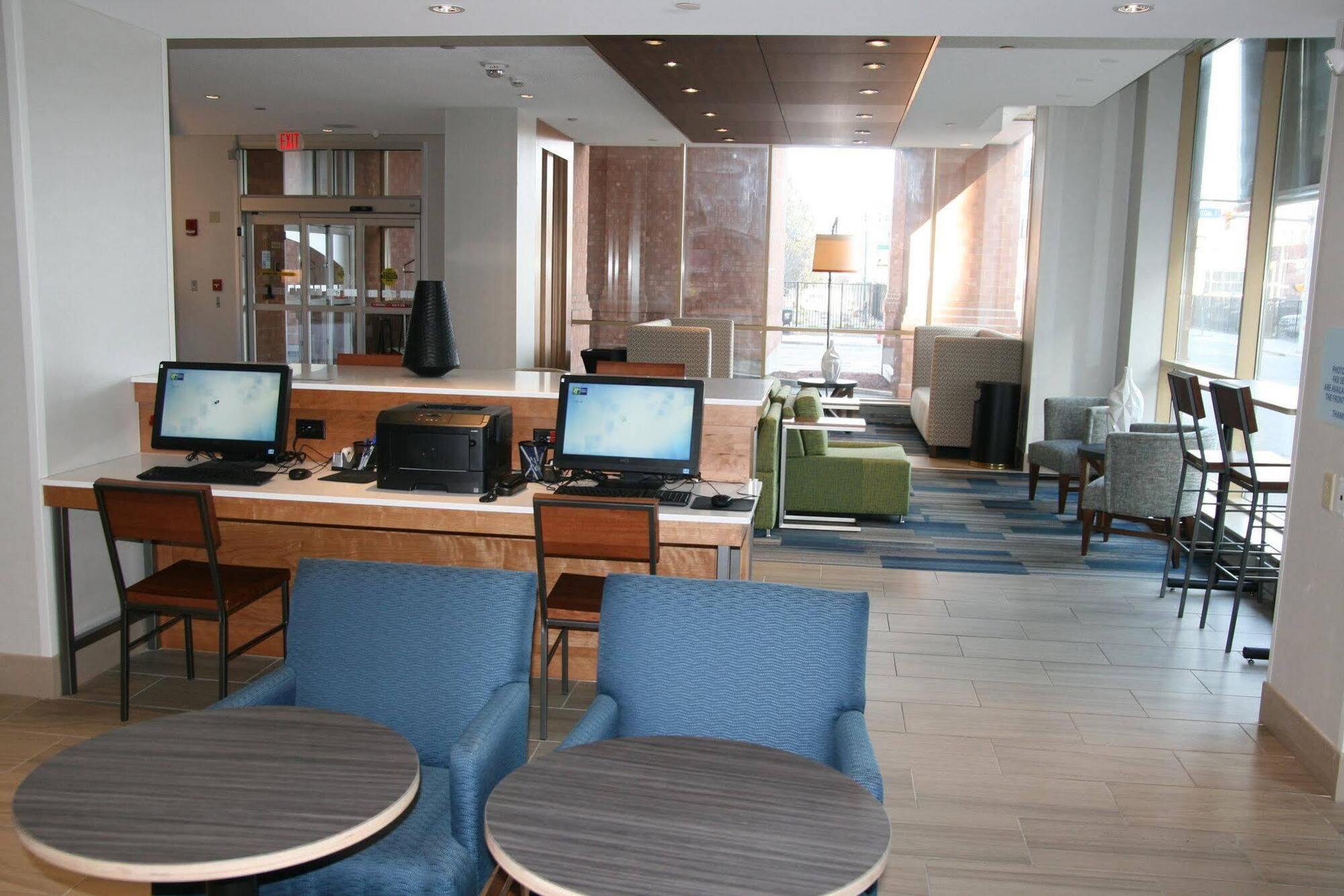Holiday Inn Express & Suites Buffalo Downtown By Ihg Екстериор снимка