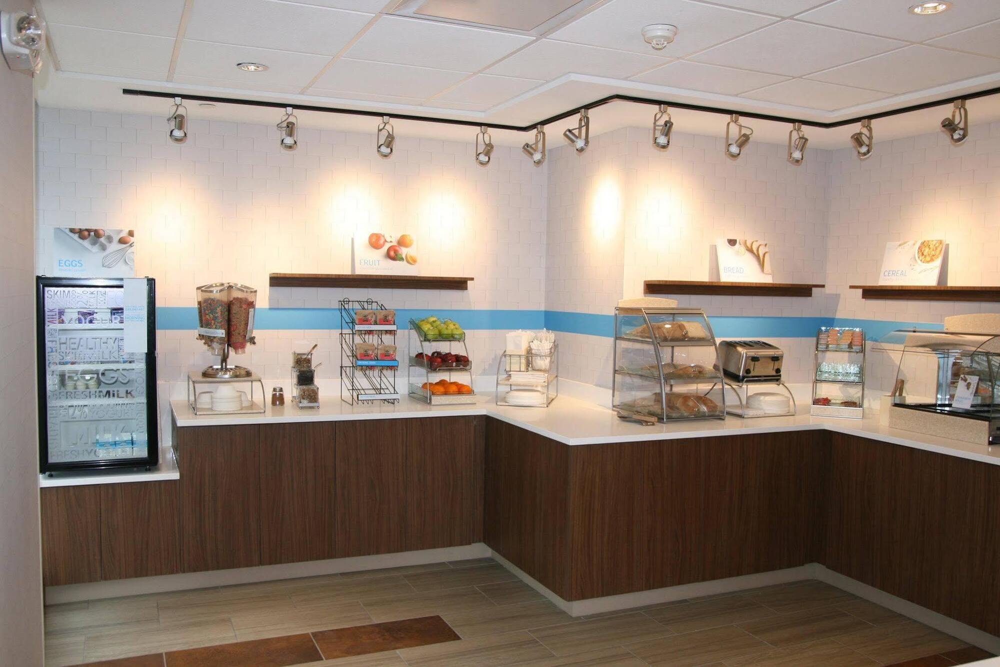Holiday Inn Express & Suites Buffalo Downtown By Ihg Екстериор снимка